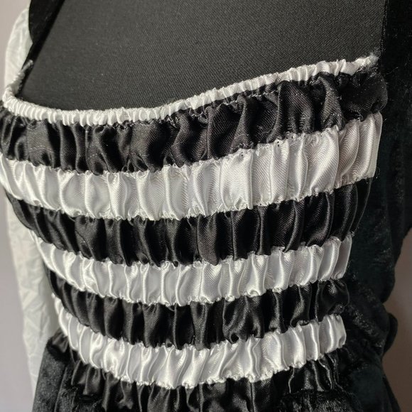 Black and White Pirate Witch Ghoul Sexy Halloween Costume - Picture 2 of 6